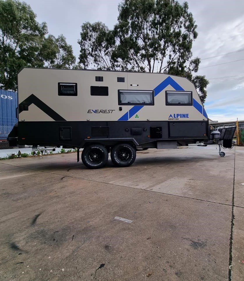 Everest Alpine Quattro off-road caravan